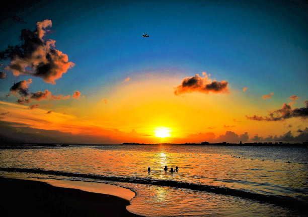 加勒比海小岛上独特的日落图片下载