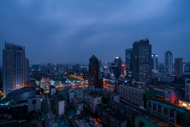夜晚的成都城市天际线图片下载
