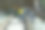 可爱的小男孩在机场登机口附近的中转大厅等待登机。积极的家庭生活方式与孩子乘飞机旅行图片下载