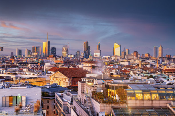 意大利米兰，城市天际线图片下载