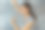 剪裁工作室拍摄的迷人可爱的快乐的女性听到好消息后兴奋地跳起来，举起手，闭上眼睛，笑。人类的情感和感觉。肢体语言图片下载