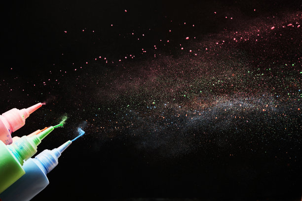 庆祝胡里节的节日。彩色粉末爆炸。抽象的特写镜头灰尘图片下载