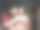 印度尼西亚雅加达，普拉加东- 2019年4月12日:一位父亲陪女儿玩智能手机图片下载