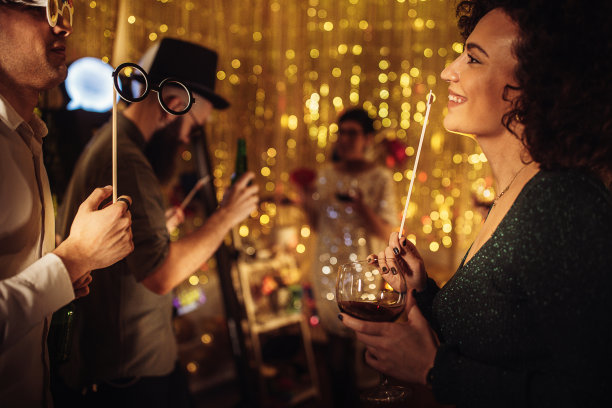 聚会上的人们图片下载