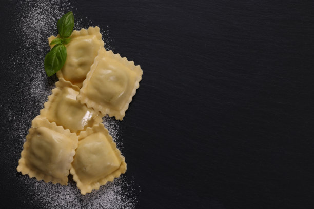 馄饨和菠菜图片下载