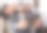 一群商务人士在工作时自拍图片下载