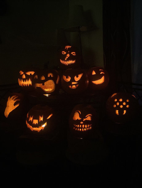 南瓜灯金字塔图片下载