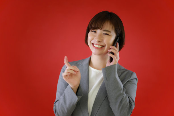 女员工打电话图片下载