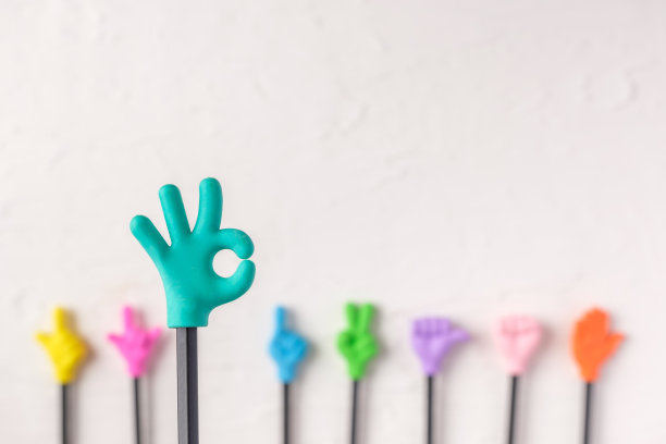 一组玩具可以在铅笔上用白色贴纸粘贴具体背景图片下载