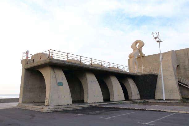 2021年11月24日——西班牙拉帕尔马的Tazacorte:港口中的船只图片下载