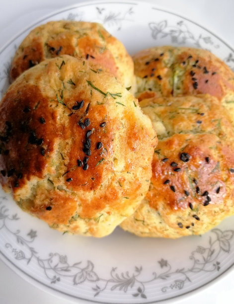 用莳萝和奶酪做的糕点图片下载