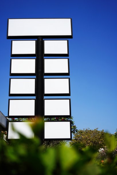 空中的空白广告牌图片下载