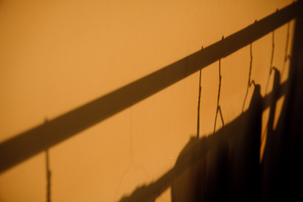 在太阳下晒衣服图片下载