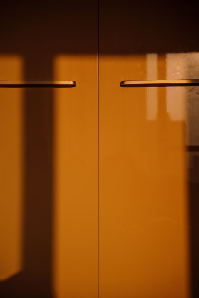 日出的影子图片下载