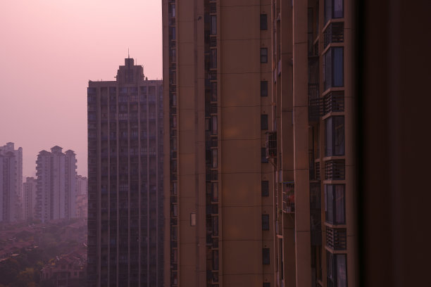 城市里清晨的日出图片下载