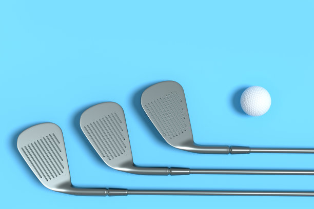 运动器材高尔夫球杆和球孤立在蓝色背景上。图片下载