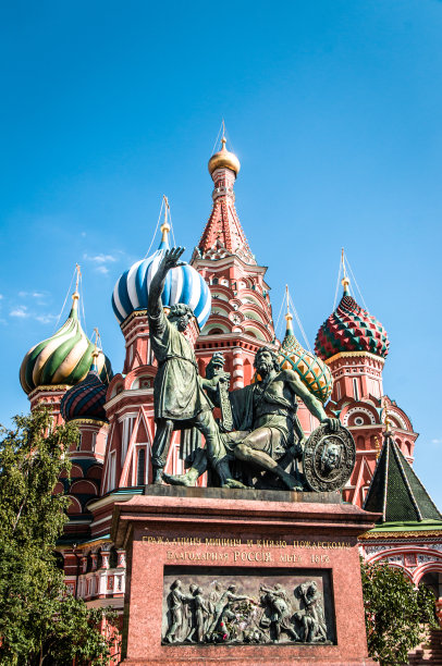 俄罗斯莫斯科的米宁和波扎尔斯基纪念碑和圣巴兹尔教堂图片下载