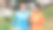 一位老奶奶和一个成年孙女在公园里散步的照片。一家人在公园散步。国际老年人日图片下载