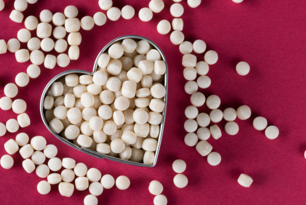 中东生心型蒸粗麦粉图片下载