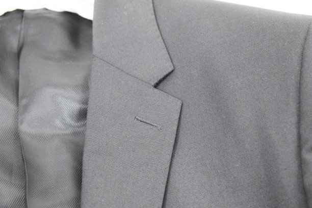 白色背景的衣服图片下载