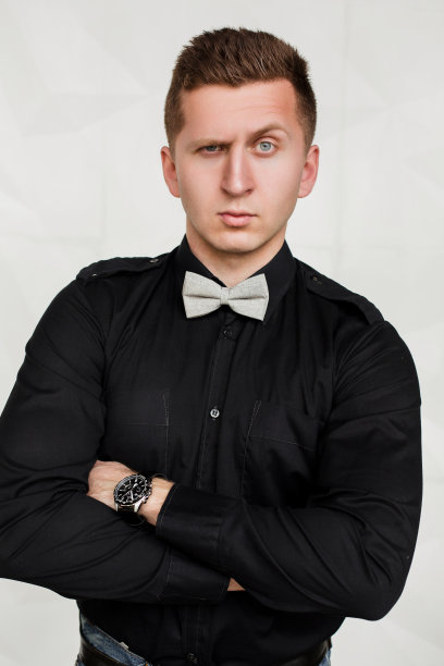 一个有吸引力的年轻人，雇员，未来一代，商人的肖像。图片下载