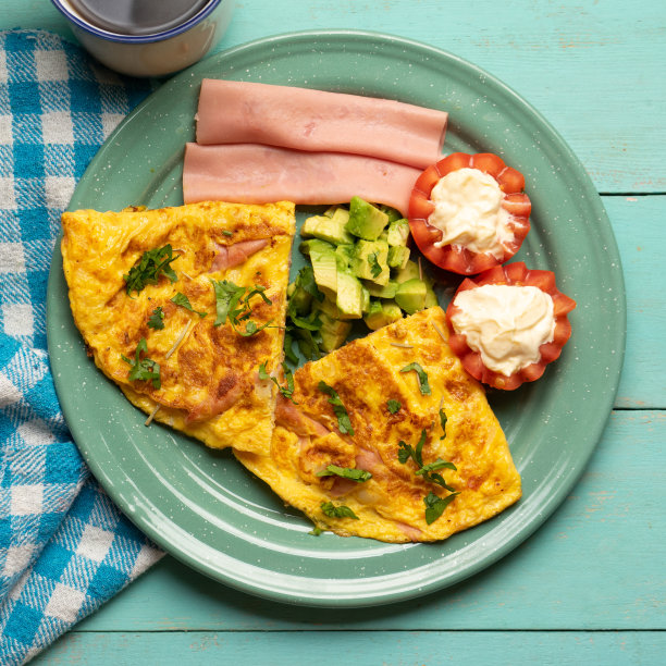 牛油果番茄火腿煎蛋卷图片下载
