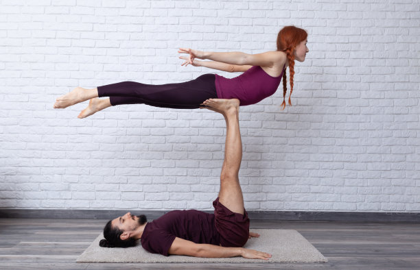 在家做瑜伽图片下载