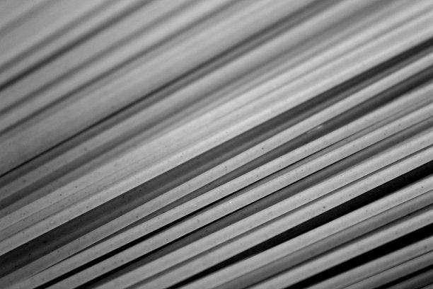 在一个对角线灰色上的许多条带的纹理图片下载