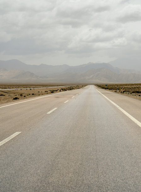 空的柏油路图片下载