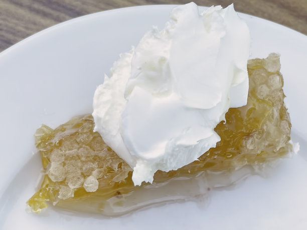 美味的即食蜂蜜和奶油图片下载