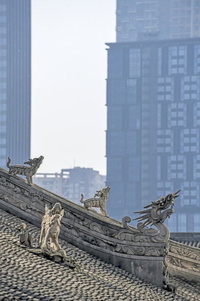 建筑顶部的守护生物是繁体中文图片下载