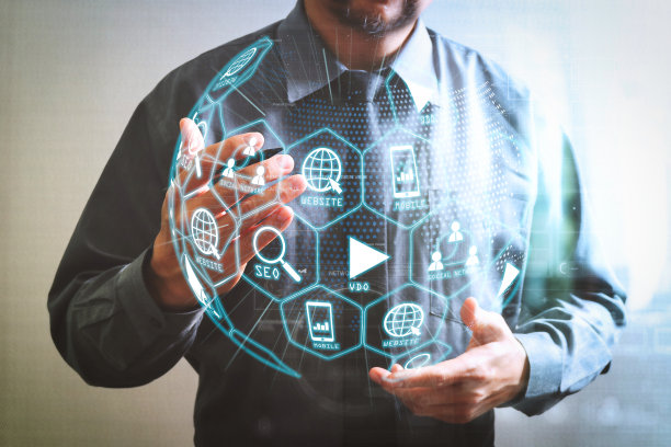 数字营销媒体(网站广告，电子邮件，社交网络，SEO，视频，移动应用)，虚拟地球仪形状图。图片下载