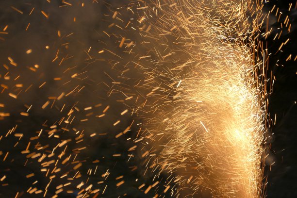 周围的烟花8图片下载