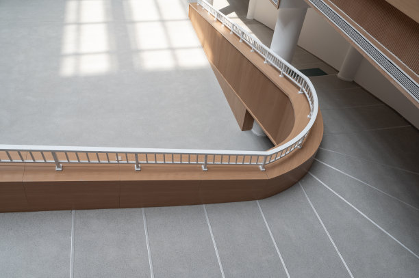 现代图书馆的走廊。图片下载