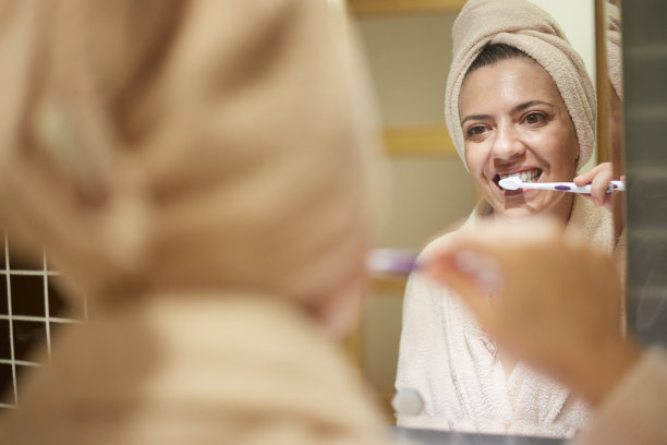 日常刷牙图片下载