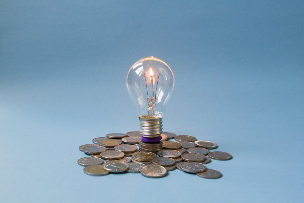 硬币和灯泡图片下载