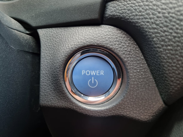 混合动力汽车发动机启动按钮图片下载