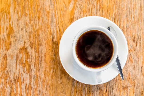 每天早上在咖啡馆喝热黑咖啡是最好的开始图片下载