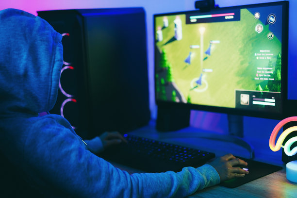 玩家在玩策略游戏，而流媒体在线-关注右手图片下载