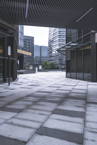 商业区内现代建筑立面图片下载