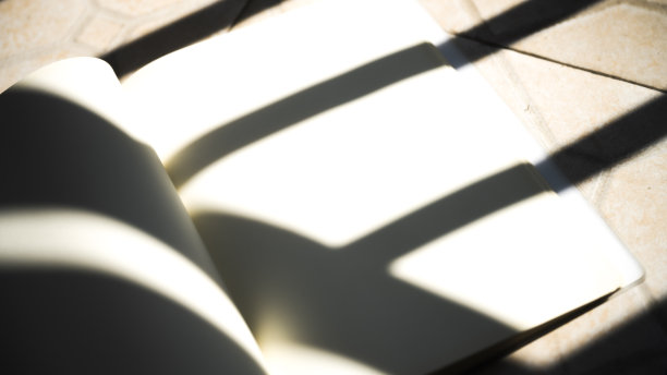 阳光下的书图片下载