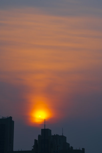 城市的日出图片下载