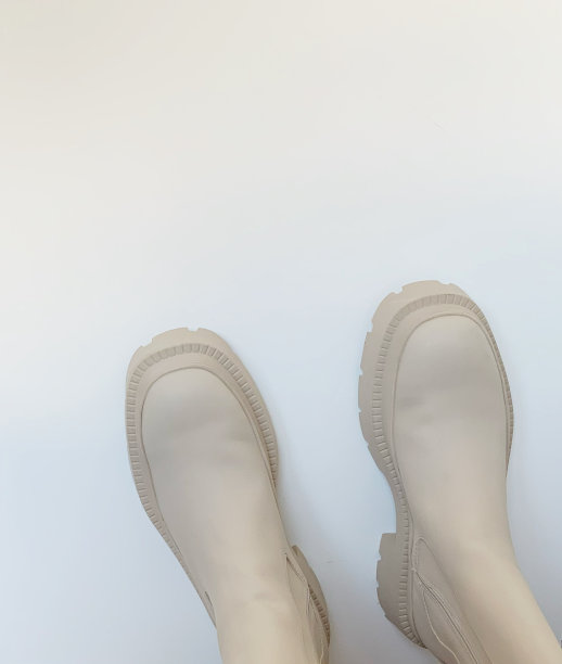 白色的靴子图片下载