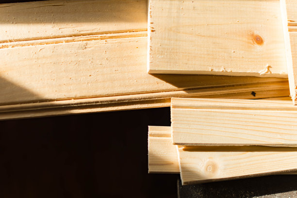 木材框架或外壳，材料供应，通货膨胀和资源短缺的想法图片下载