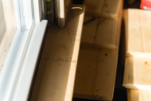 木材框架或外壳，材料供应，通货膨胀和资源短缺的想法图片下载