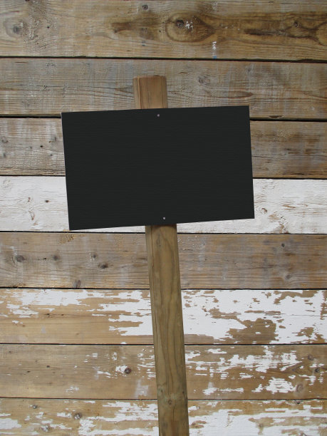 空白黑色彩色信息板附在木杆木门背景图片下载
