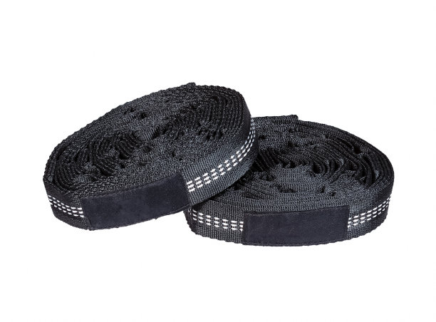 两个吊床树带白色。图片下载