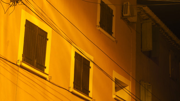 午夜的锡吉恩镇图片下载