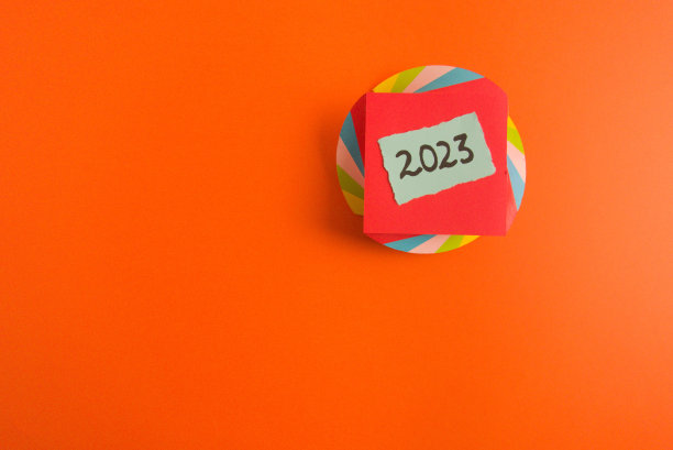 新年快乐，2023年背景和数字手写的便利贴图片下载