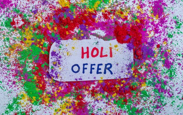 胡里节提供注意与印度传统有机胡里节色彩粉末或在彩色背景在水平方向，胡里节广告概念照片图片下载